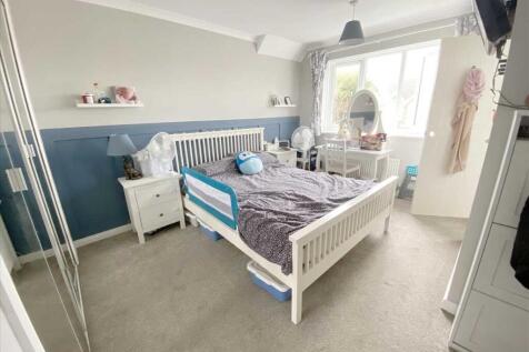 Bedroom 1: