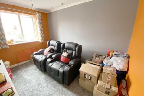 Bedroom 3:
