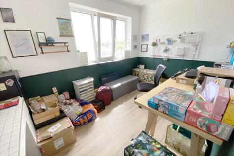 Bedroom 4: