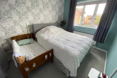 Bedroom 1: