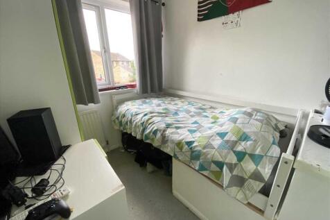 Bedroom 3: