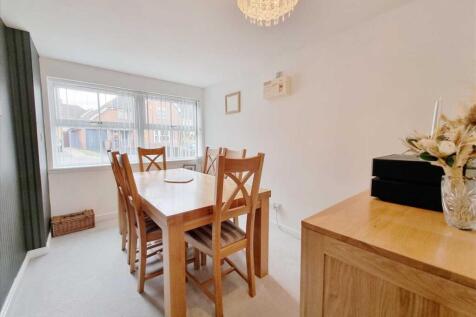Dining Room: