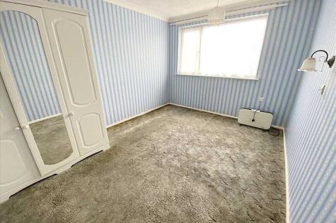 Bedroom 1: