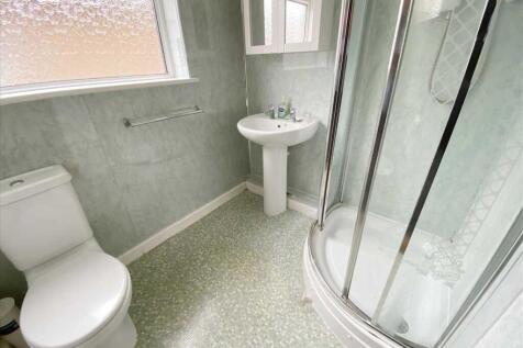 Shower Room: