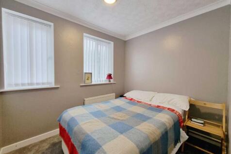 Bedroom 2:
