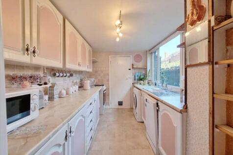 Kitchen: