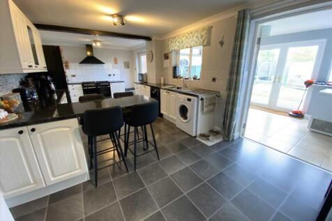 Dining Kitchen: