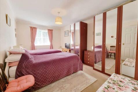 Bedroom 2:
