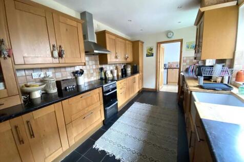 Kitchen: