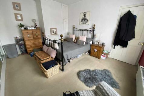 Bedroom 1: