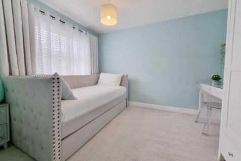 Bedroom 3:
