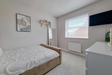 Bedroom 4: