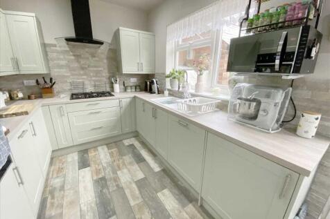 Kitchen: