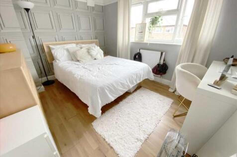 Bedroom 2: