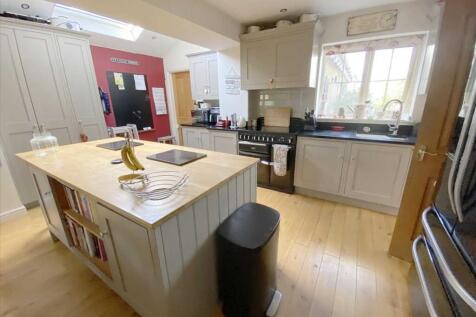 Dining Kitchen: