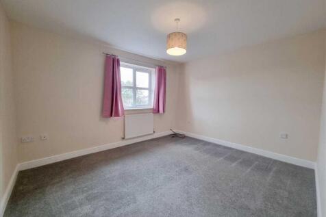 Bedroom 1: