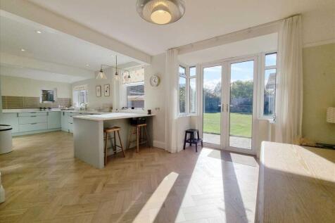Living Kitchen:
