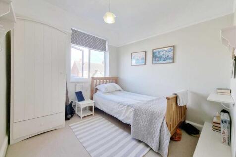 Bedroom 3: