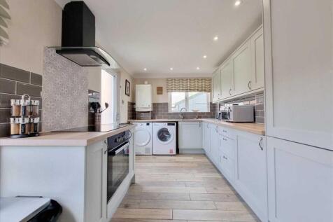 Dining Kitchen: