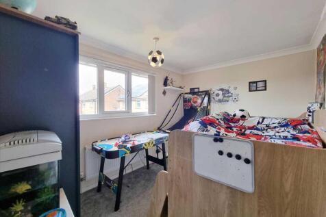 Bedroom 2: