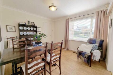 Dining Room: