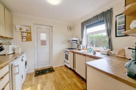 Kitchen: