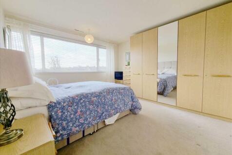 Bedroom 1: