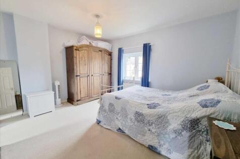 Bedroom 1: