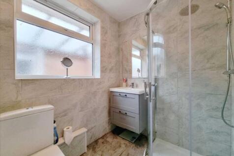Shower Room: