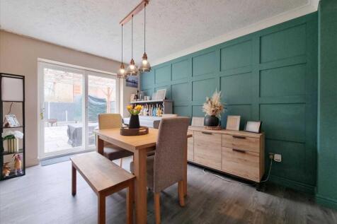 Dining Room: