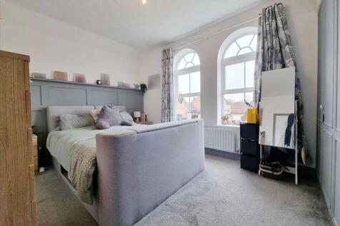 Bedroom 1: