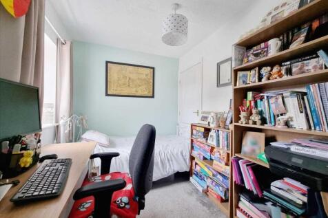 Bedroom 4:
