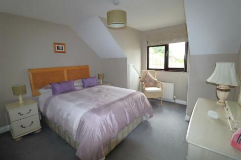 Bedroom 2.JPG