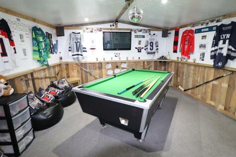 Bar/Games Room