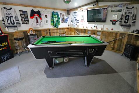 Bar/Games Room