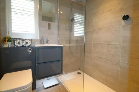 Ensuite (2).JPG