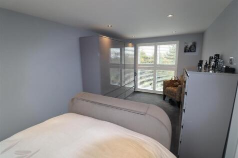 Bed1 (4).JPG