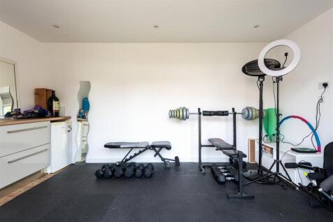 21 Springvale gym2.jpg