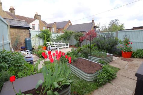 GARDEN 3.JPG