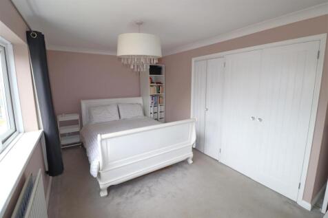 Bedroom 1 (1).JPG