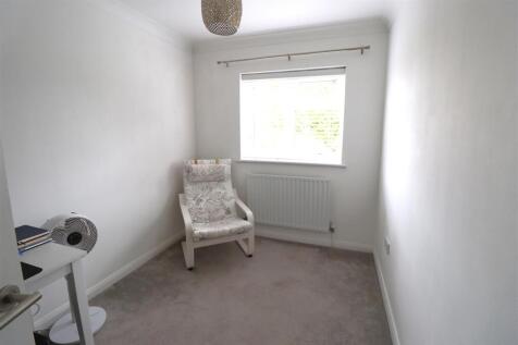 Bedroom 3 (1).JPG