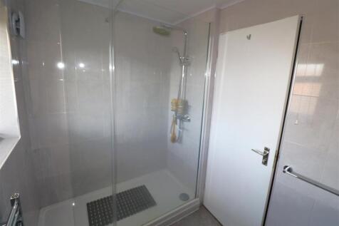 Shower Room (1).JPG