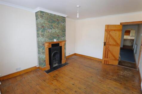 LOUNGE 1.JPG