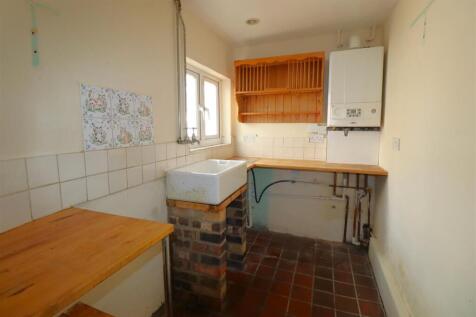 KITCHEN.JPG