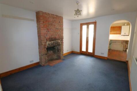 DINING ROOM.JPG