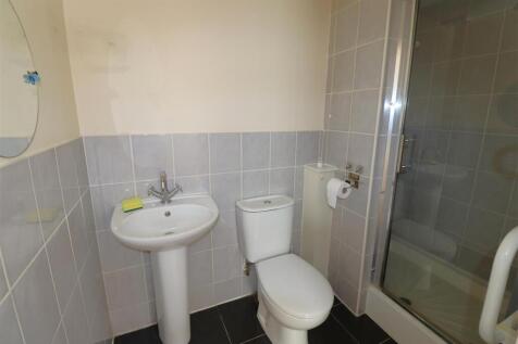 B SHOWER ROOM.JPG