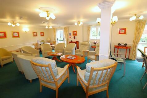 COMMUNAL LOUNGE.JPG