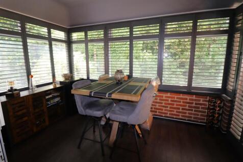 DINING AREA.JPG