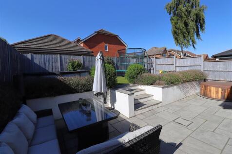 GARDEN 1.JPG