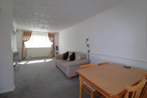 LOUNGE 3.JPG